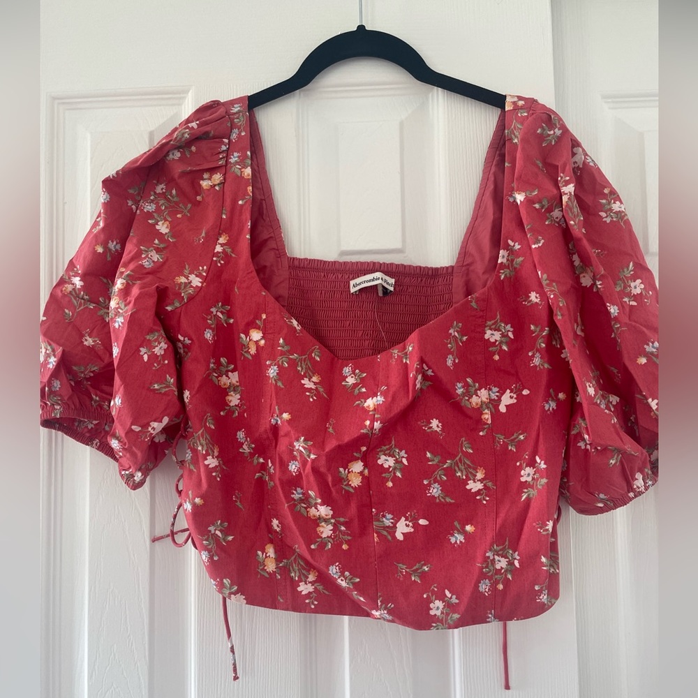 Abercrombie & Fitch Scarlet Floral Puff Sleeve Crop Top